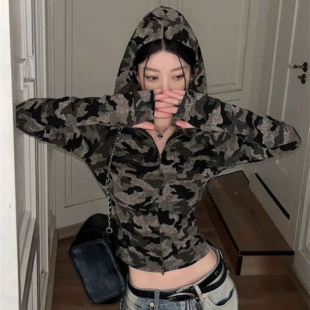Retro Camo Streetwear Skinny Hooded T-shirts For Women Korean Fashion Camouflage Zipper Up Cropped Tops Chic Autumn Tee Shirts